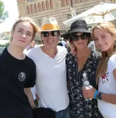 Image of Henry Olyphant with his Family