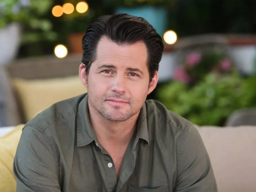 Picture of Kristoffer Polaha